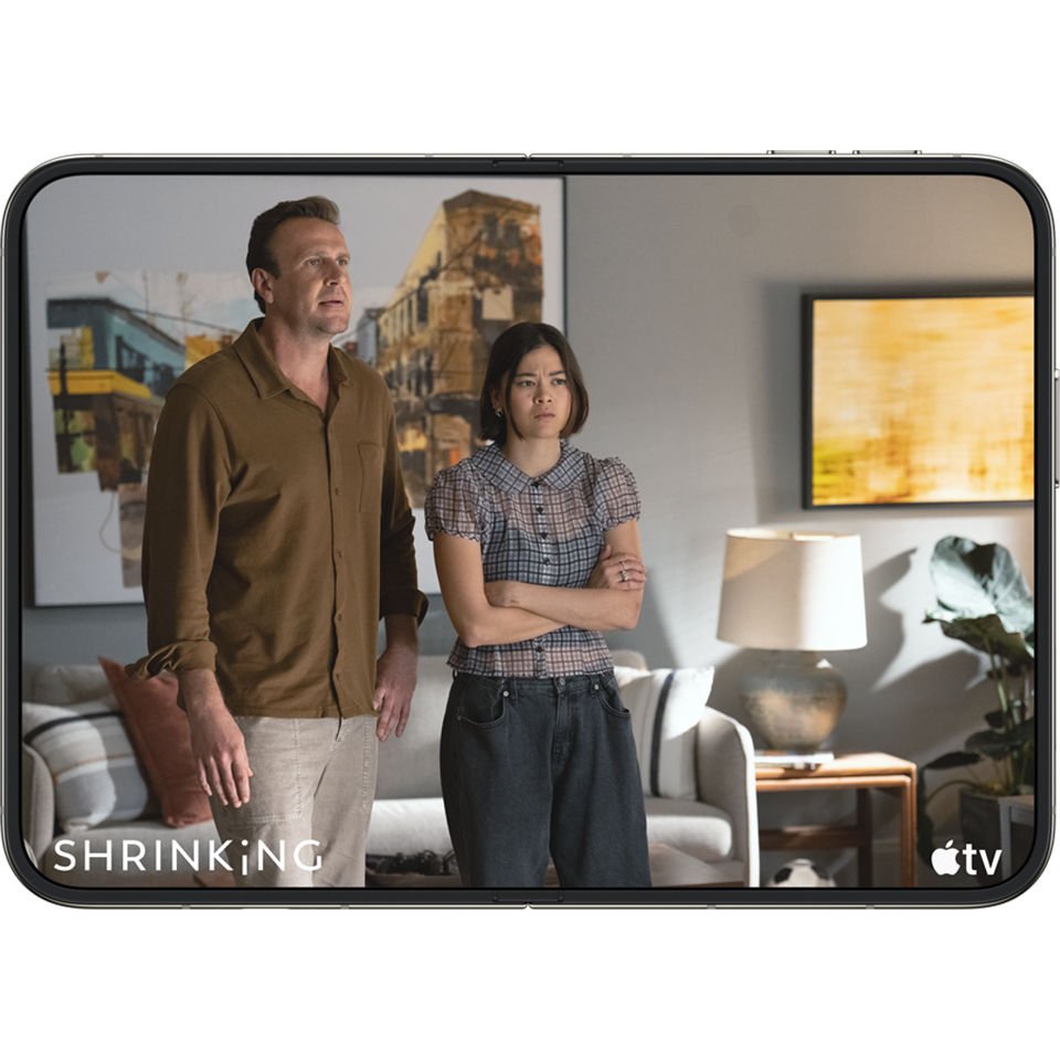 LARGEST DISPLAY. IN A THIN, FOLDABLE DESIGN