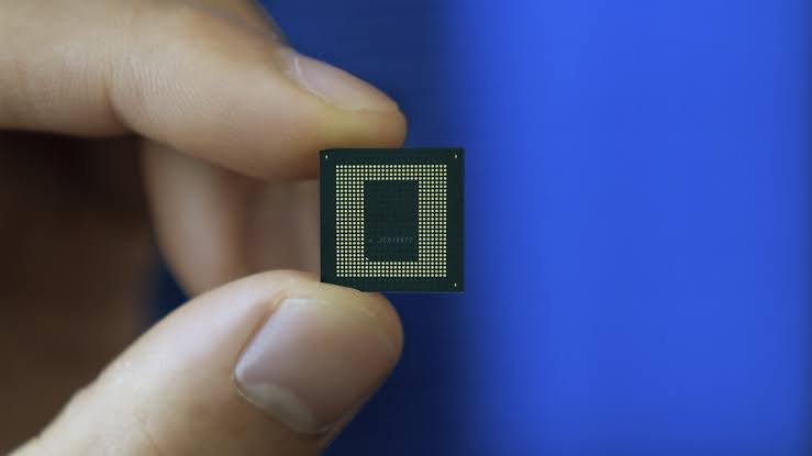 Powered by Snapdragon 8 Elite Gen 6 Pro & Galaxy AI